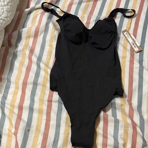 Skims everyday sculpt thong body suit